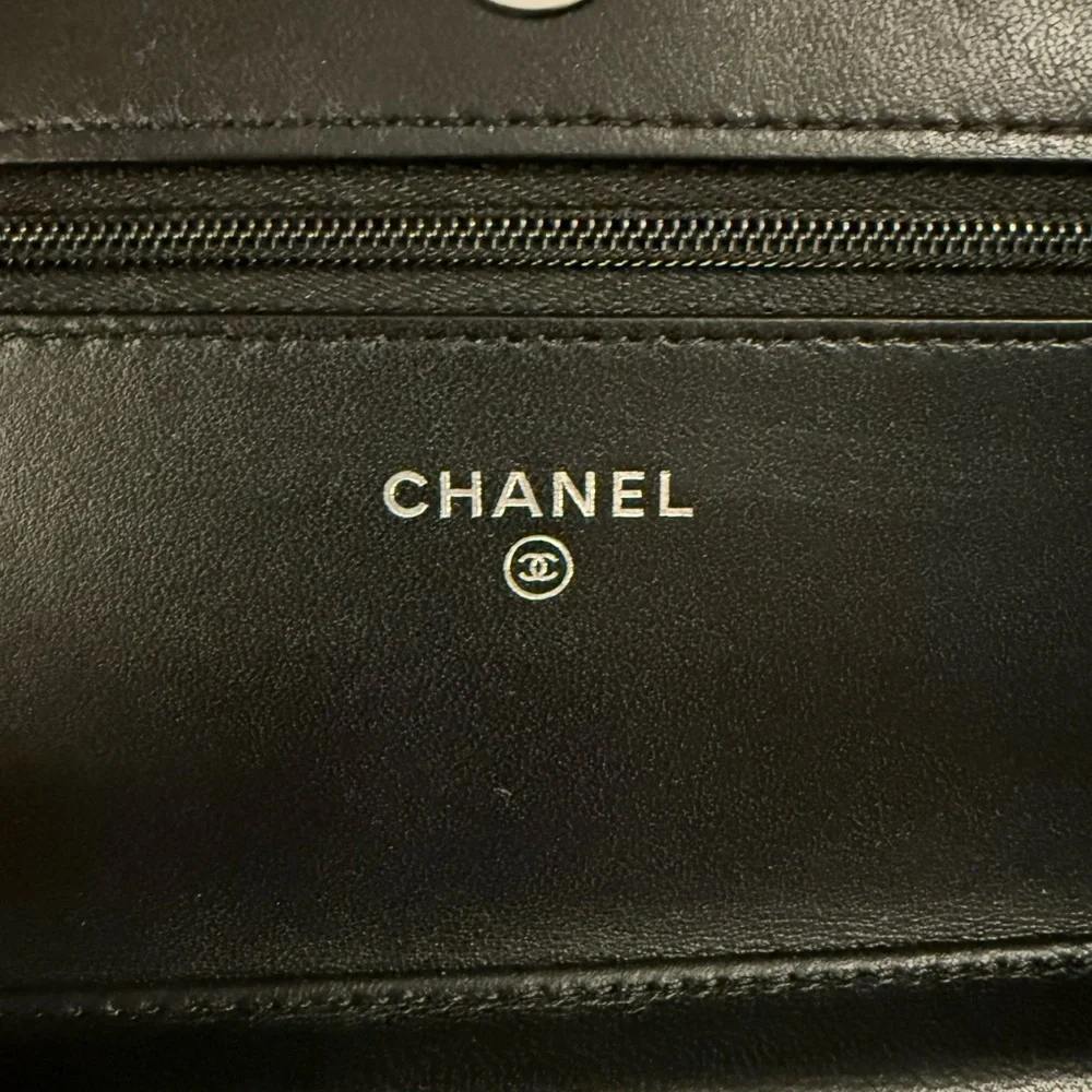 🔥RARE!! CHANEL•24C Star CC Lambskin Quilted Wallet On Chain - Picture 3 of 16